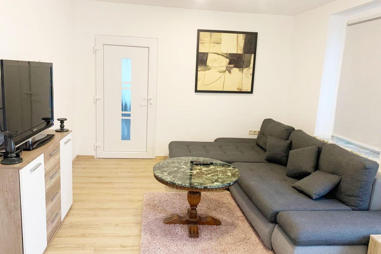 3 Bedroom Apartment In Leverkusen Bagian luar foto