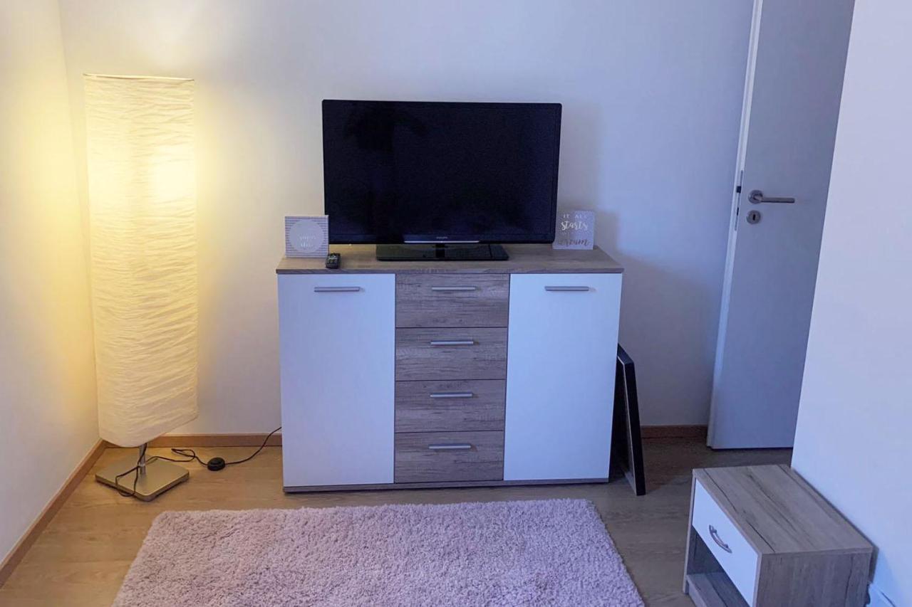 3 Bedroom Apartment In Leverkusen Bagian luar foto