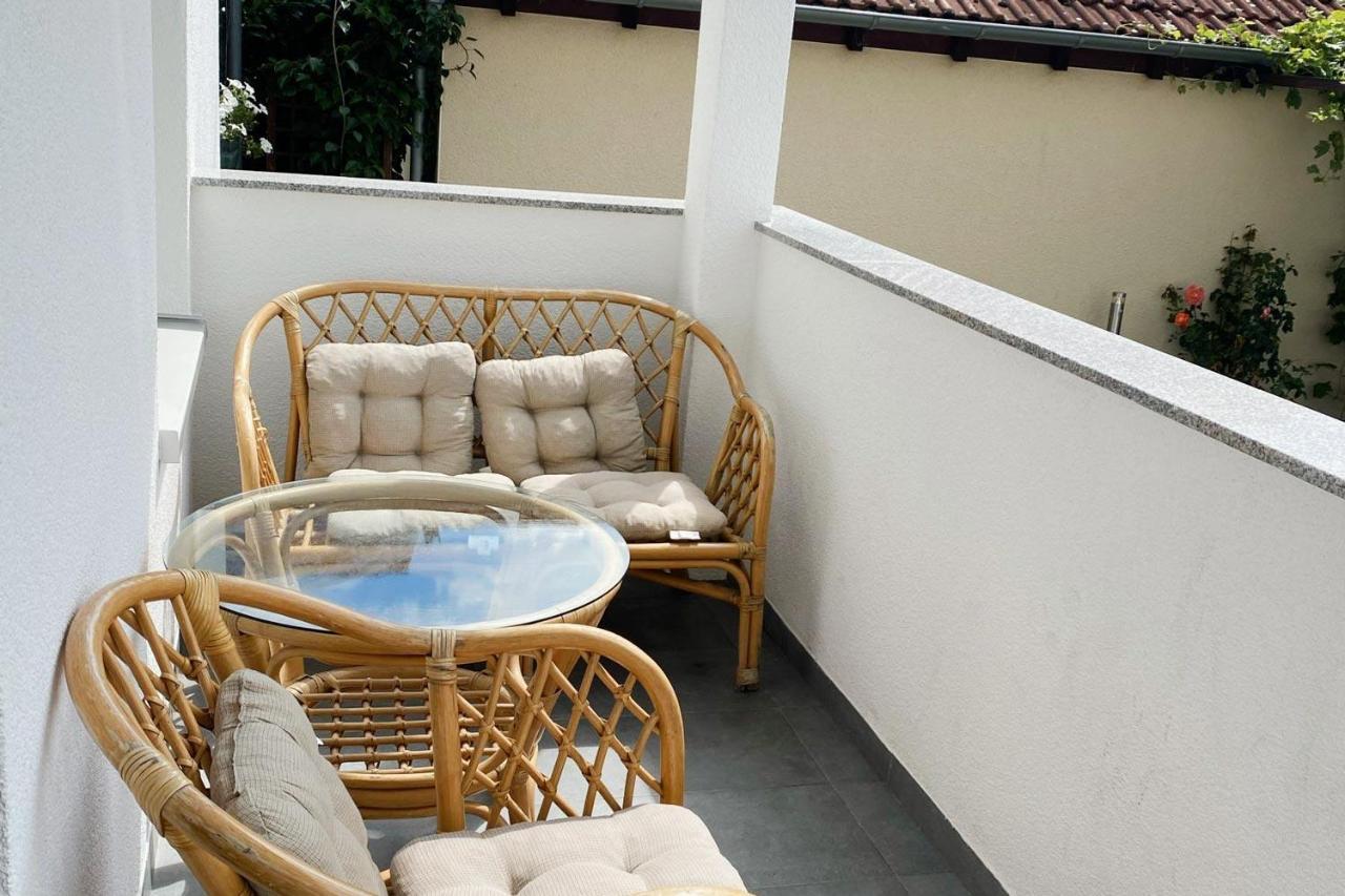 3 Bedroom Apartment In Leverkusen Bagian luar foto